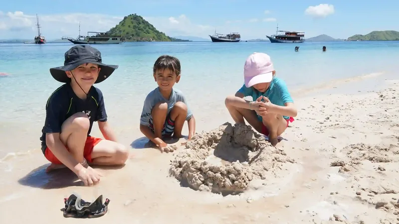 Kelor Island and its sand spit, Komodo National Park