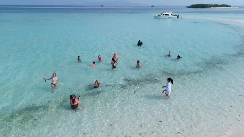 The Taka Makassar sandbar, Komodo National Park